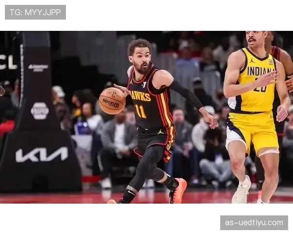 特雷·杨挡拆造错位提升效率，关键时刻得分能力拉开差距